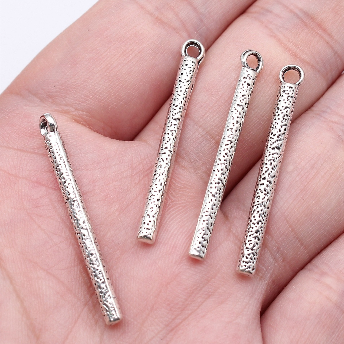Vintage Fashion Patterns - 20 個 34x3x3mm/54x3x3mm アンティークシルバーカラーハンマーパターンロングウィンドチャイムチャームアクセサリー DIY ヴィンテージジュエリー所見品