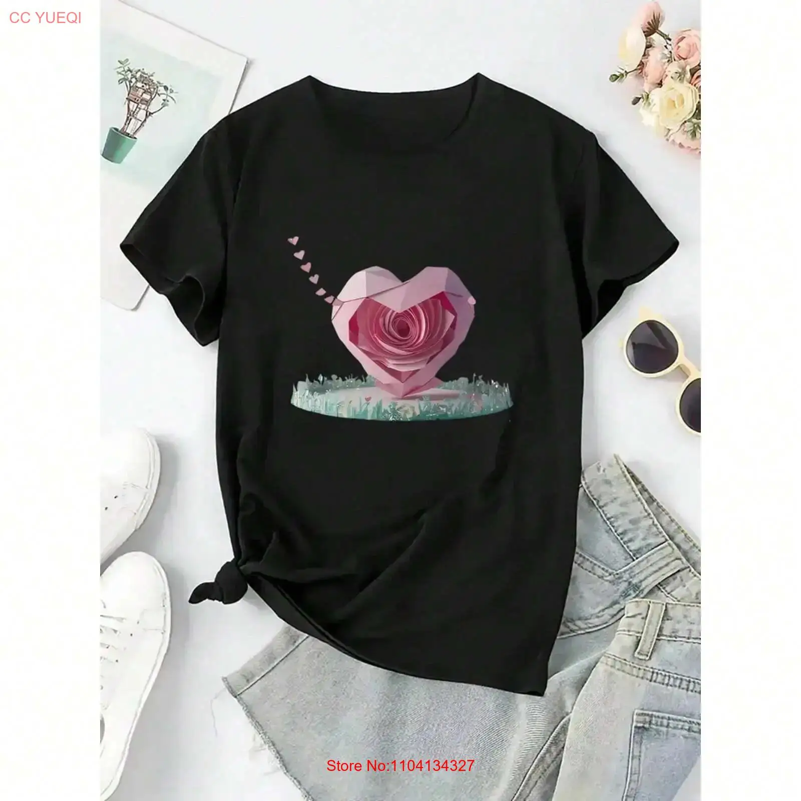 Vintage Fashion Patterns - クリエイティブな折り紙フラワーハート柄プリント入りレディースファッションTシャツ、ヴィンテージ風ウォッシュ加工、ユニセックス、少しストリートウェア風、伸縮性あり