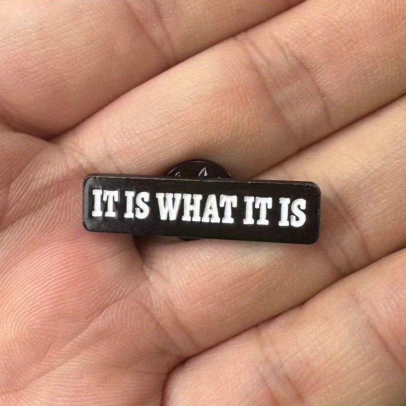 バックパックハット用の文字引用ブローチバッジ、それは文字であ - Vintage Fashion Quotes のレビューと価格